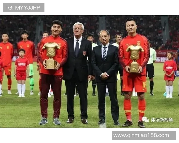 足球巨星太太的光辉背后揭秘：她们如何影响丈夫的职业生涯与生活轨迹